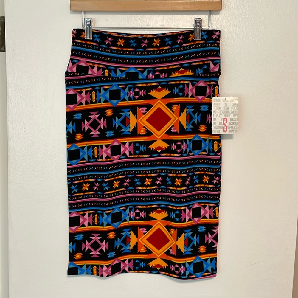 NEW LuLaRoe Cassie Skirt. Small